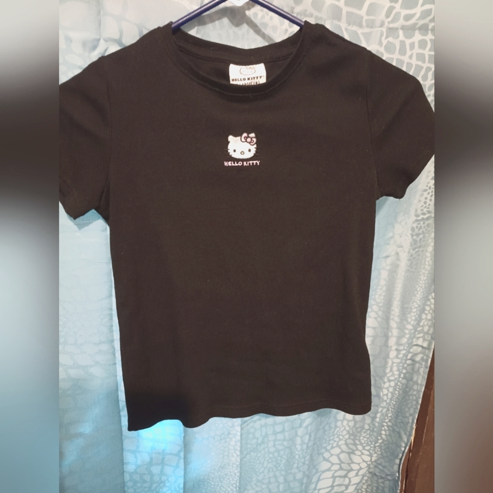 Hello Kitty cropped tshirt